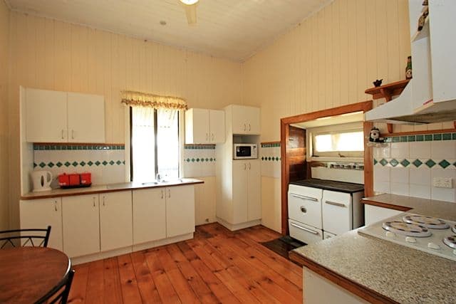 13 Salisbury Road, IPSWICH QLD 4305, Ipswich - Thumbnail 5