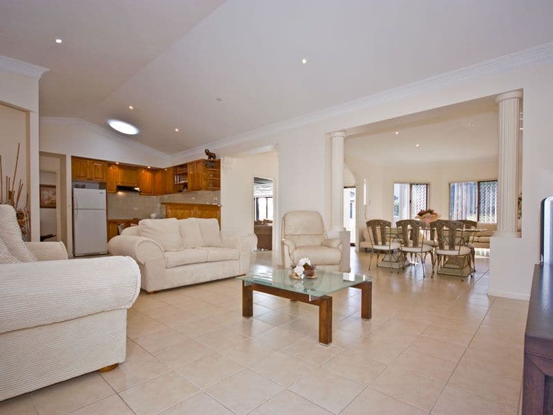 18 Balmoral Place, FOREST LAKE QLD 4078, Forest Lake - Thumbnail 3