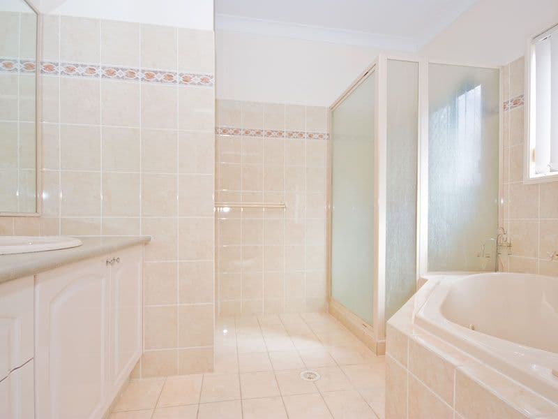 18 Balmoral Place, FOREST LAKE QLD 4078, Forest Lake - Thumbnail 8