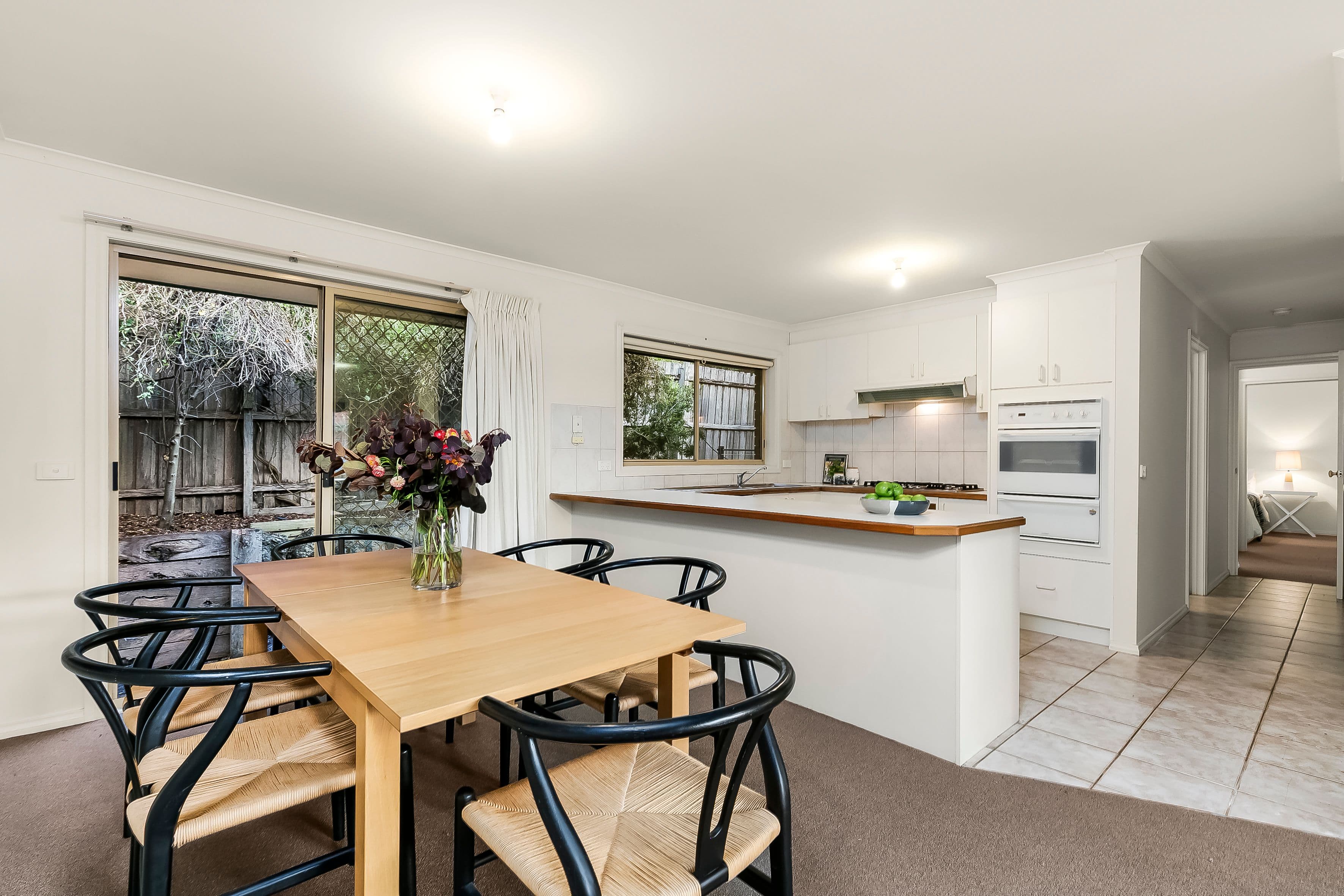 8 Olinda Street, Glen Waverley VIC 3150, Glen Waverley - Thumbnail 2