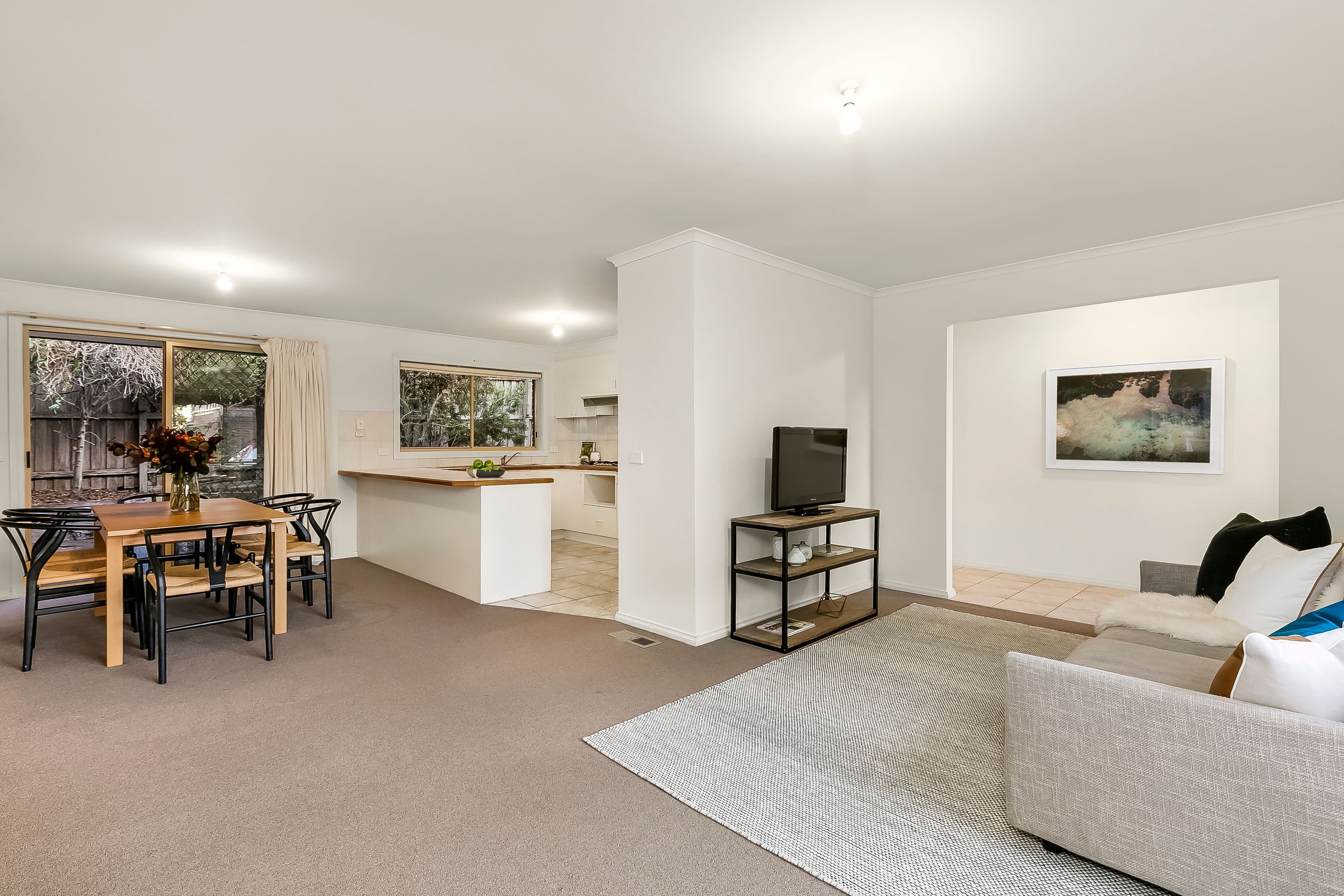 8 Olinda Street, Glen Waverley VIC 3150, Glen Waverley - Thumbnail 4