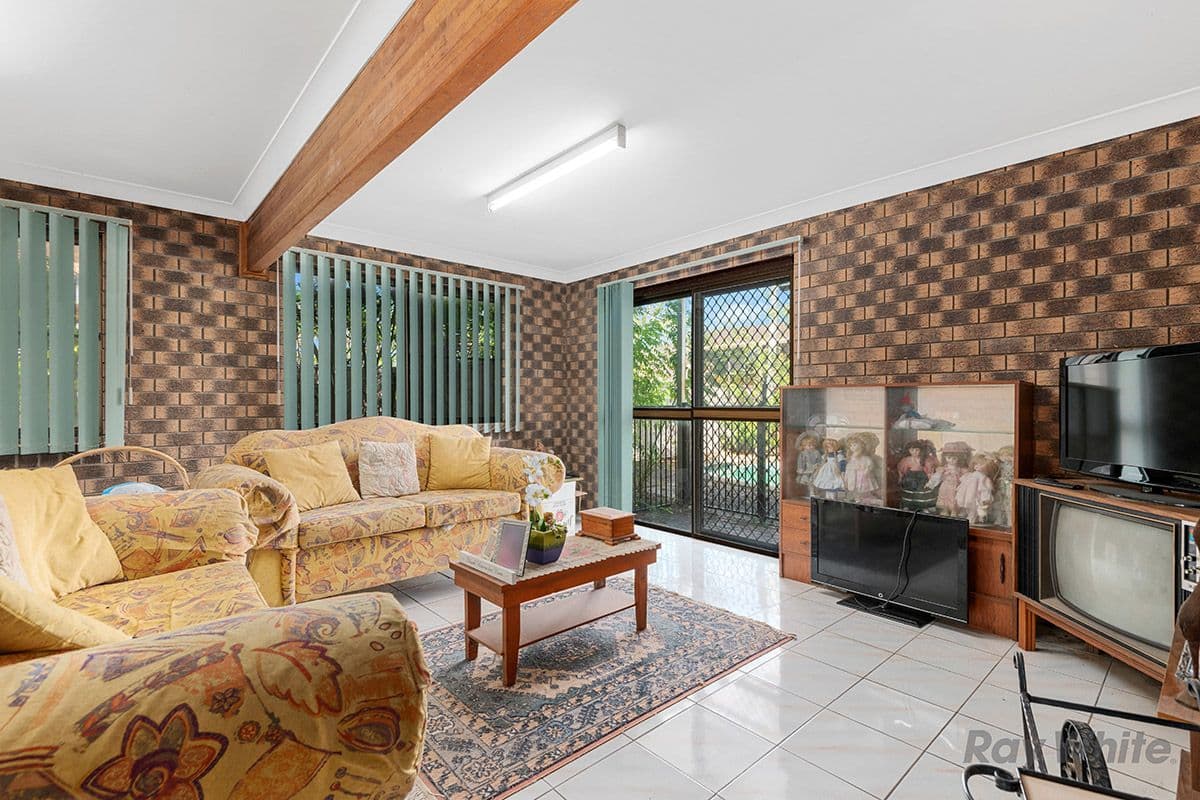 9 Mapleleaf Street, Eight Mile Plains QLD 4113, Eight Mile Plains - Thumbnail 3