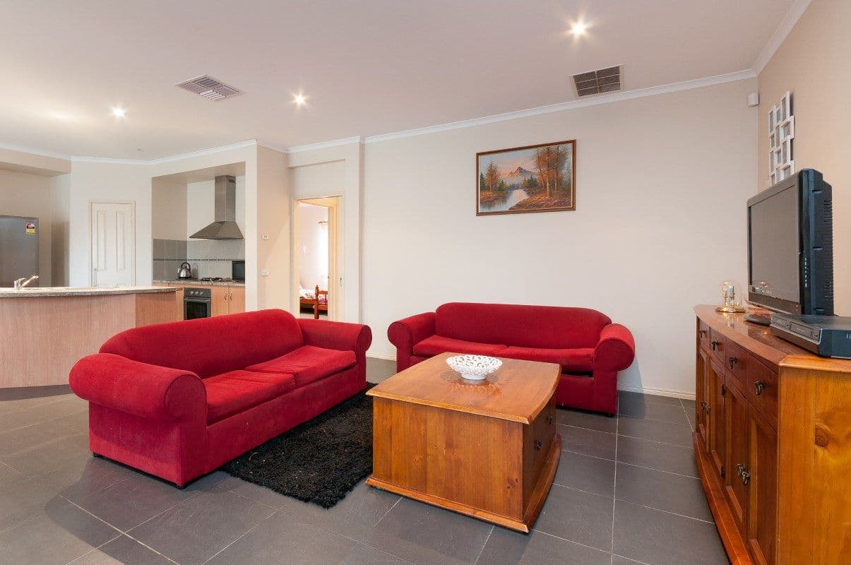 124 Malcolm Creek Parade, CRAIGIEBURN VIC 3064, Craigieburn - Thumbnail 4