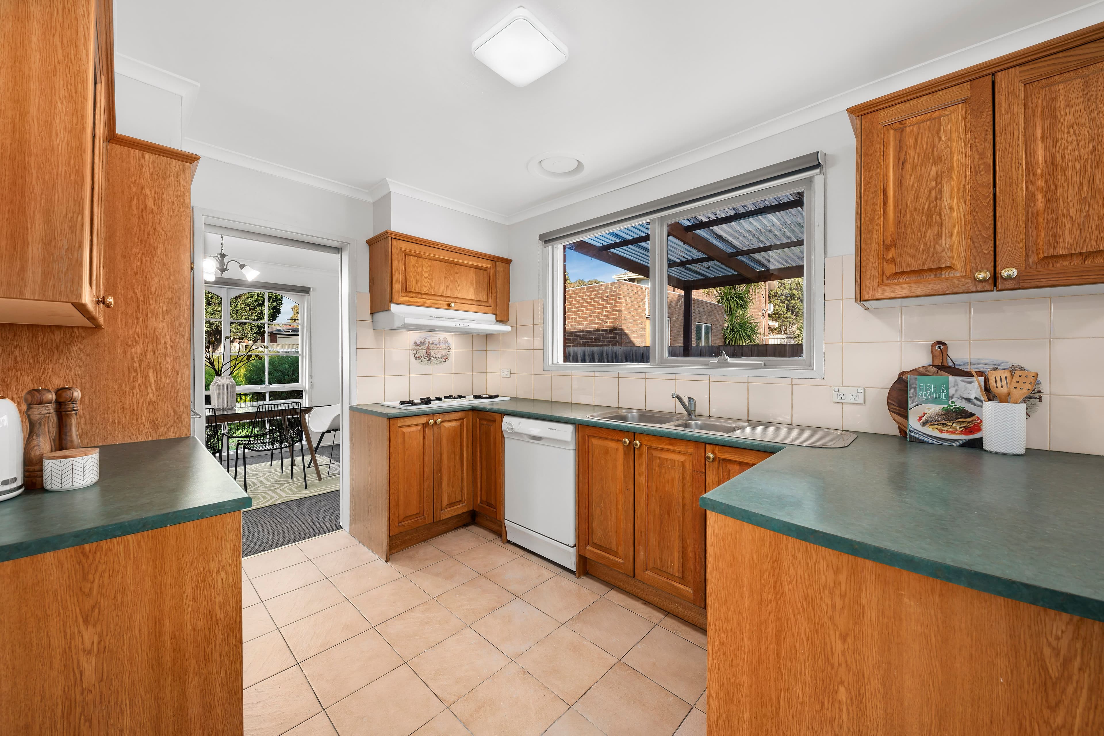 17 Fraser Crescent, Wantirna South VIC 3152, Wantirna South - Thumbnail 4