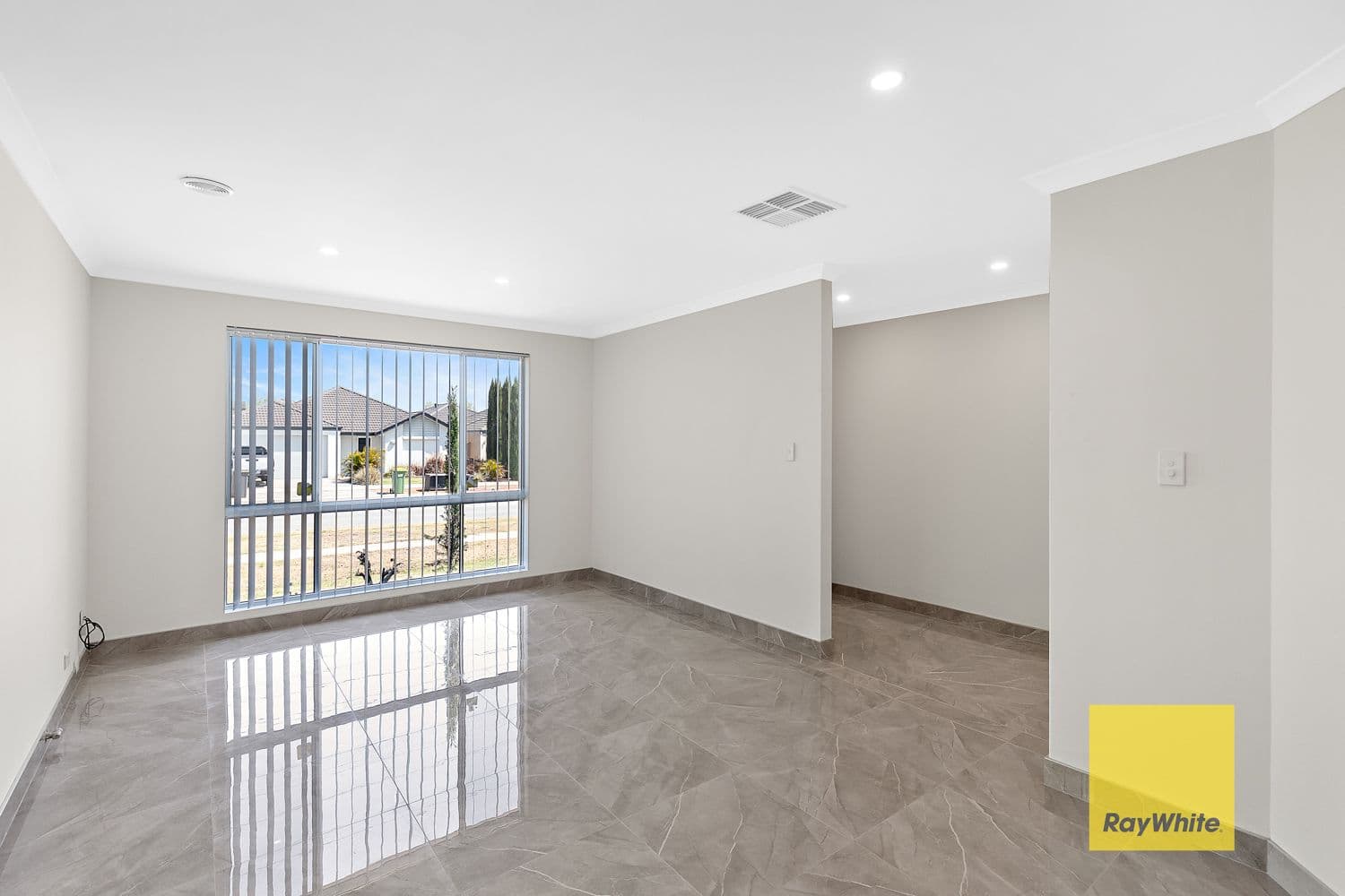 62 Murdoch Road, Thornlie WA 6108, Thornlie - Thumbnail 3