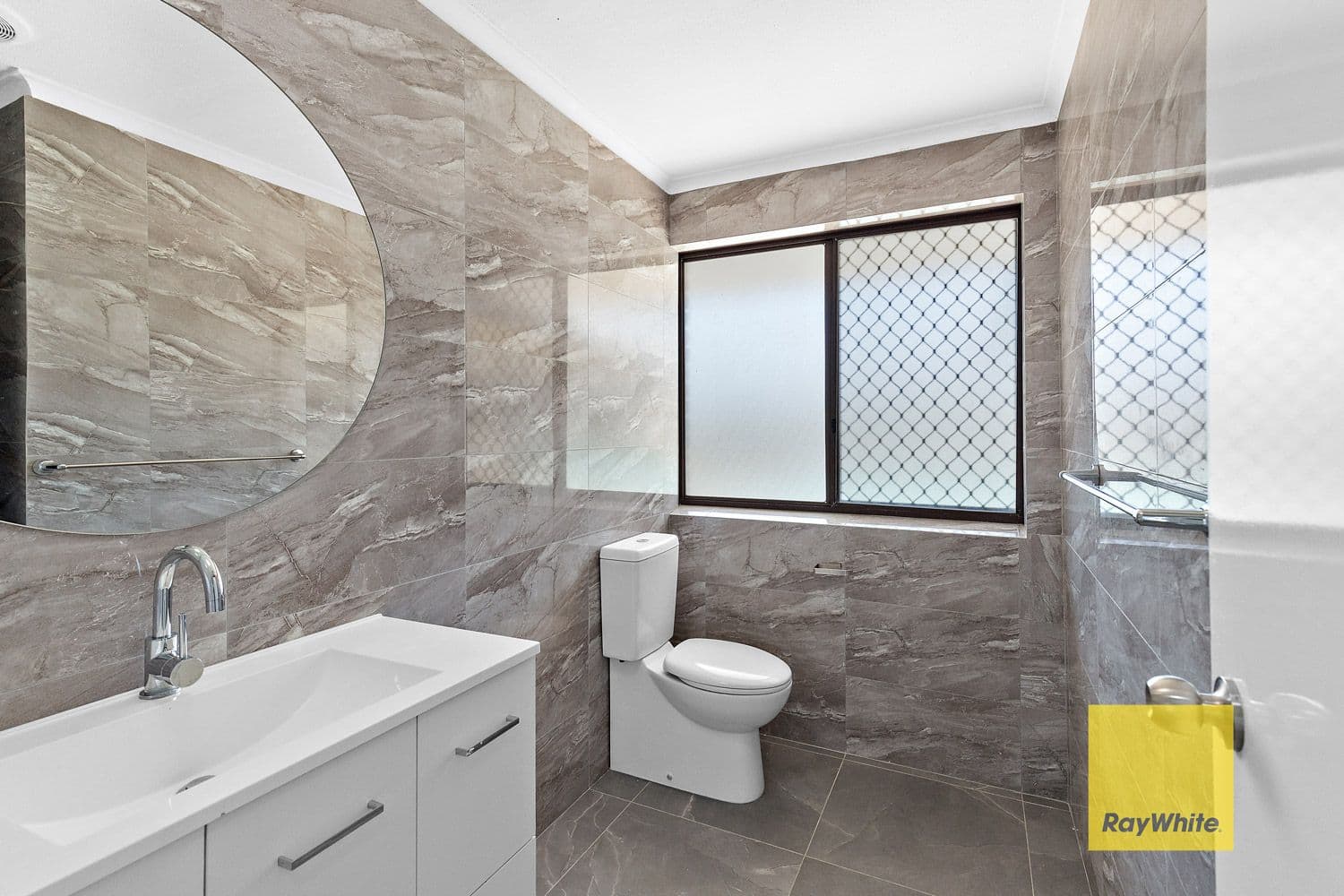 62 Murdoch Road, Thornlie WA 6108, Thornlie - Thumbnail 6