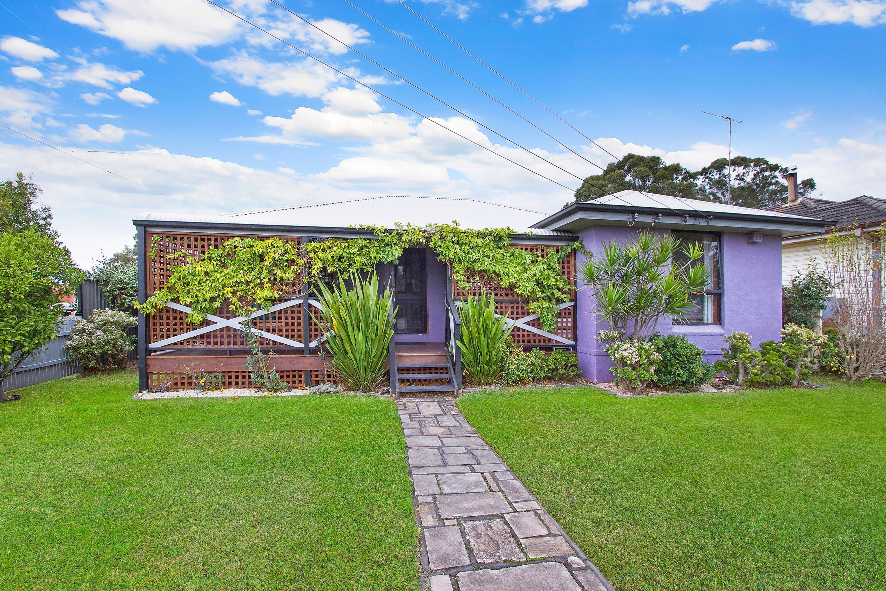 34 James Street, South Windsor - Image 1