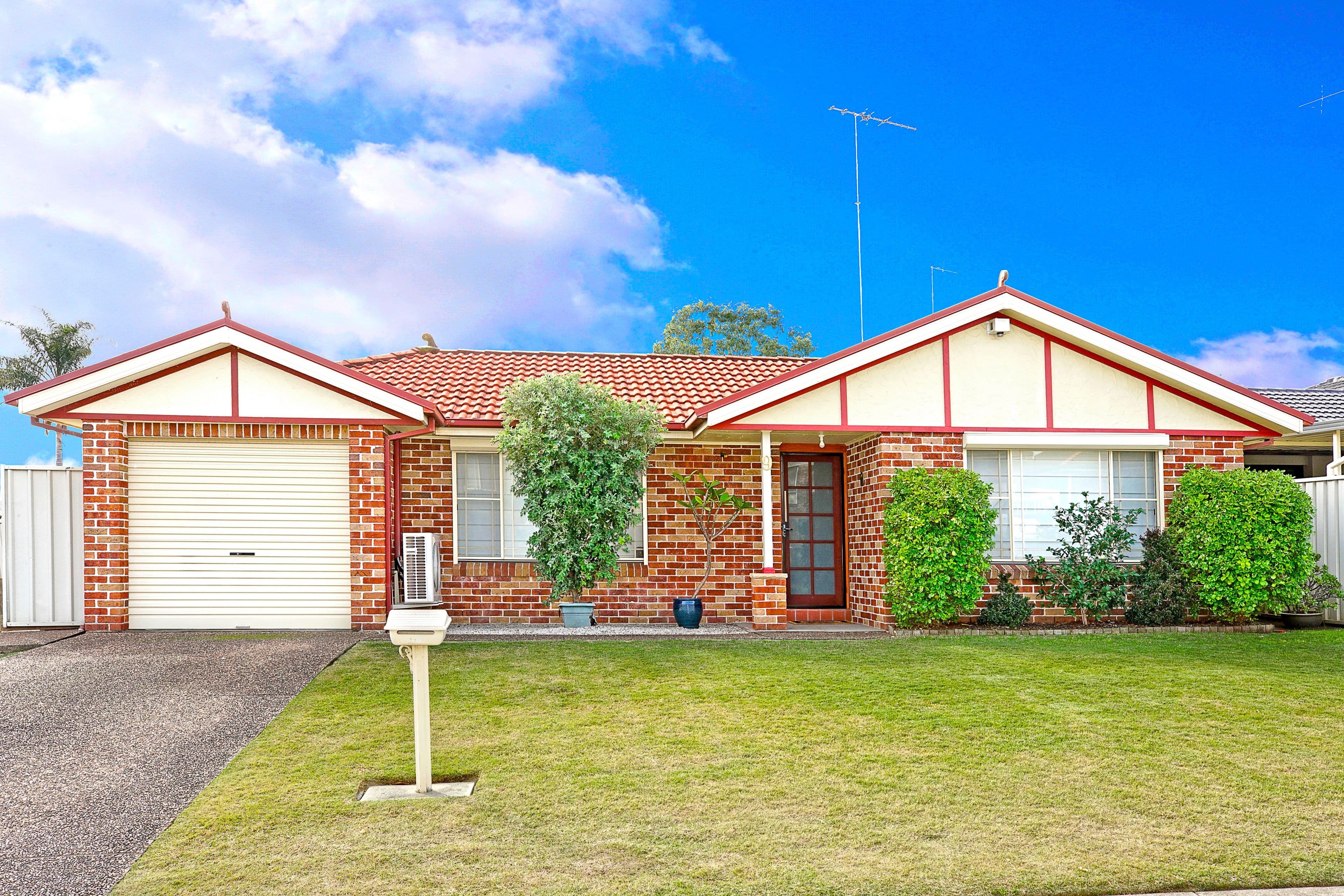 9 Kenneth Slessor Drive, Glenmore Park - Image 1