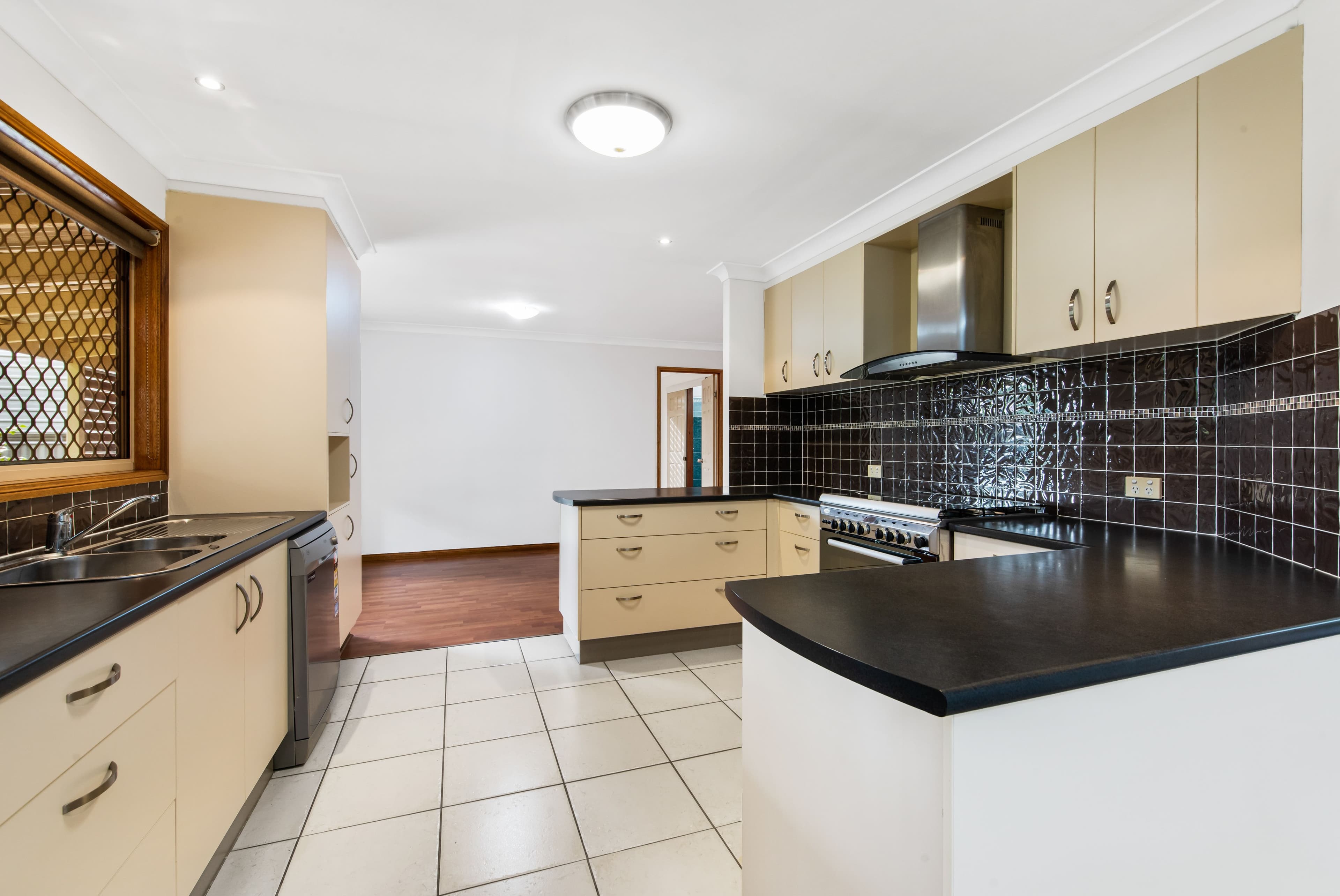 86 Outlook Drive, Glass House Mountains QLD 4518, Glass House Mountains - Thumbnail 3