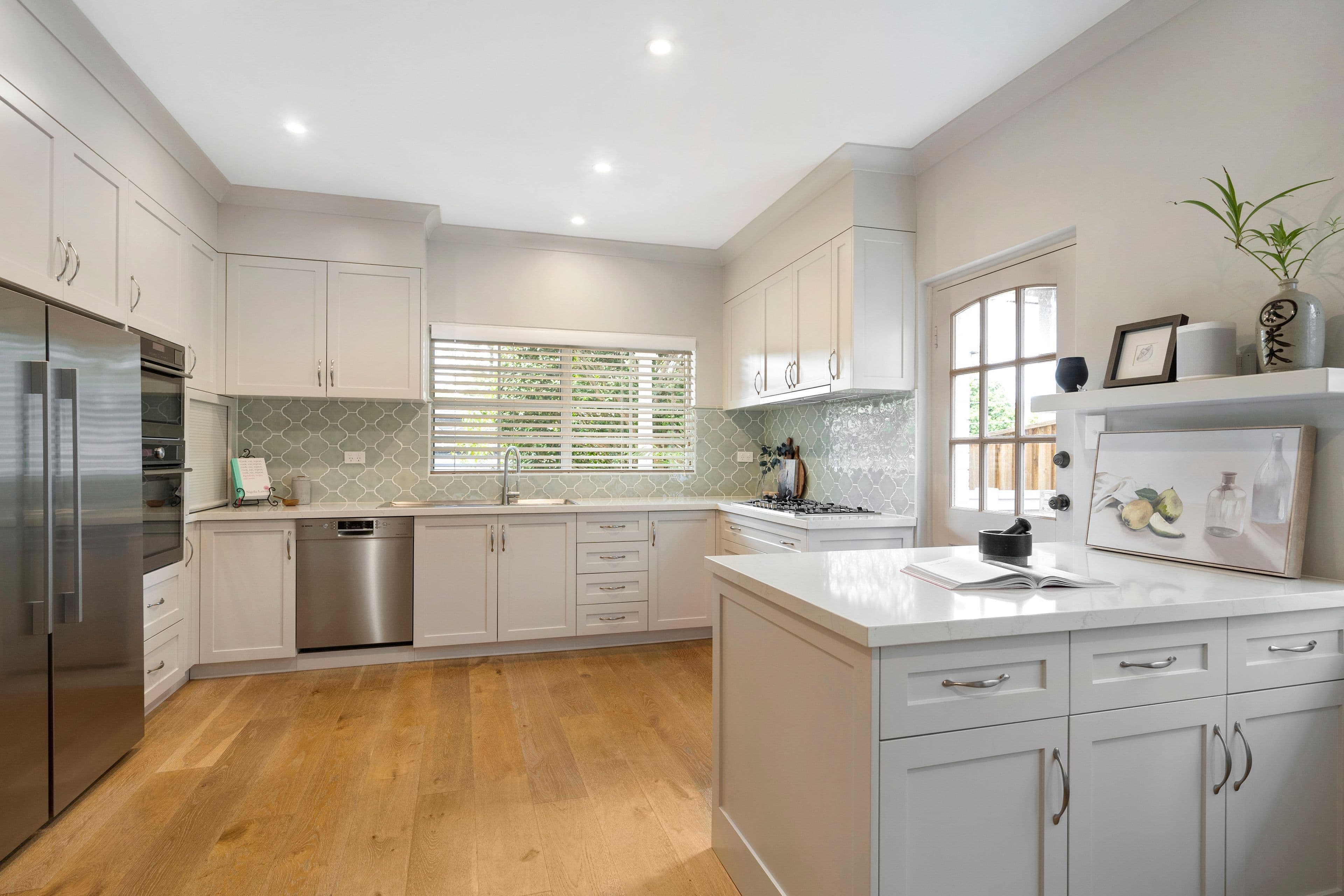 35 Sugarloaf Crescent, Castlecrag NSW 2068, Castlecrag - Thumbnail 4