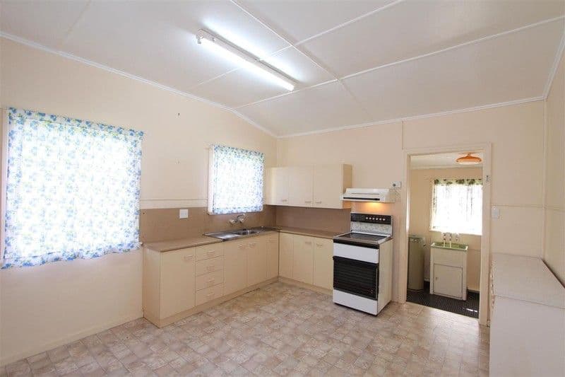 17 Lloyd Street, WALKERVALE QLD 4670, Walkervale - Thumbnail 2