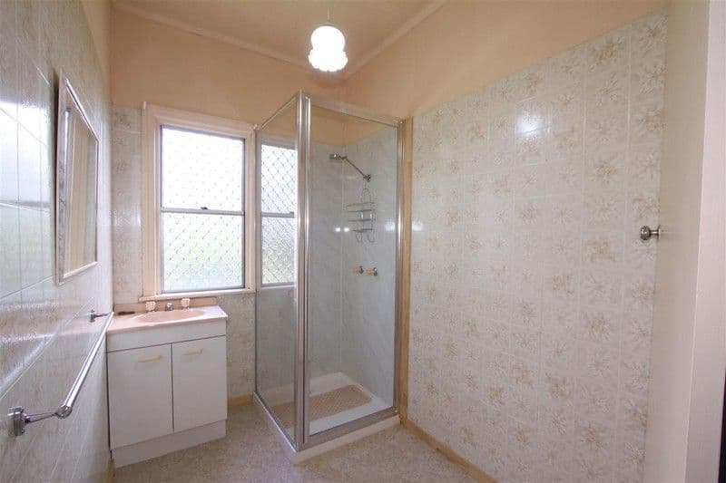 17 Lloyd Street, WALKERVALE QLD 4670, Walkervale - Thumbnail 3