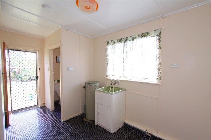 17 Lloyd Street, WALKERVALE QLD 4670, Walkervale - Thumbnail 8