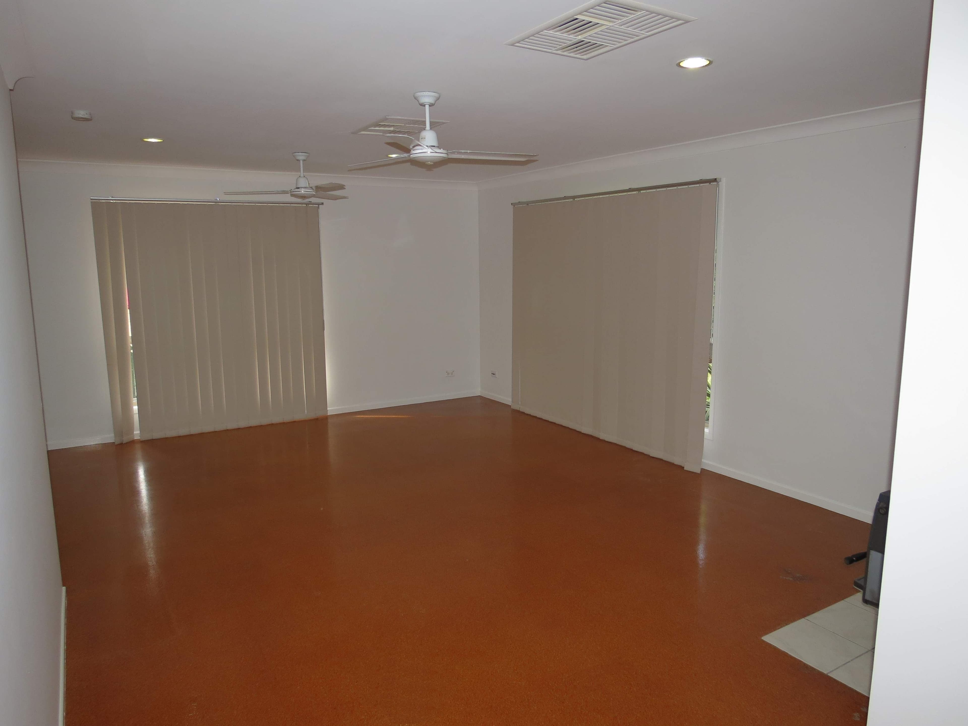9 Smith Place, Emerald QLD 4720, Emerald - Thumbnail 3
