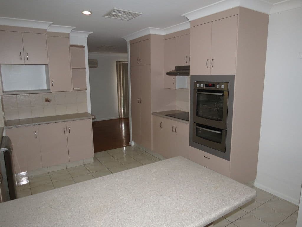 9 Smith Place, Emerald QLD 4720, Emerald - Thumbnail 4