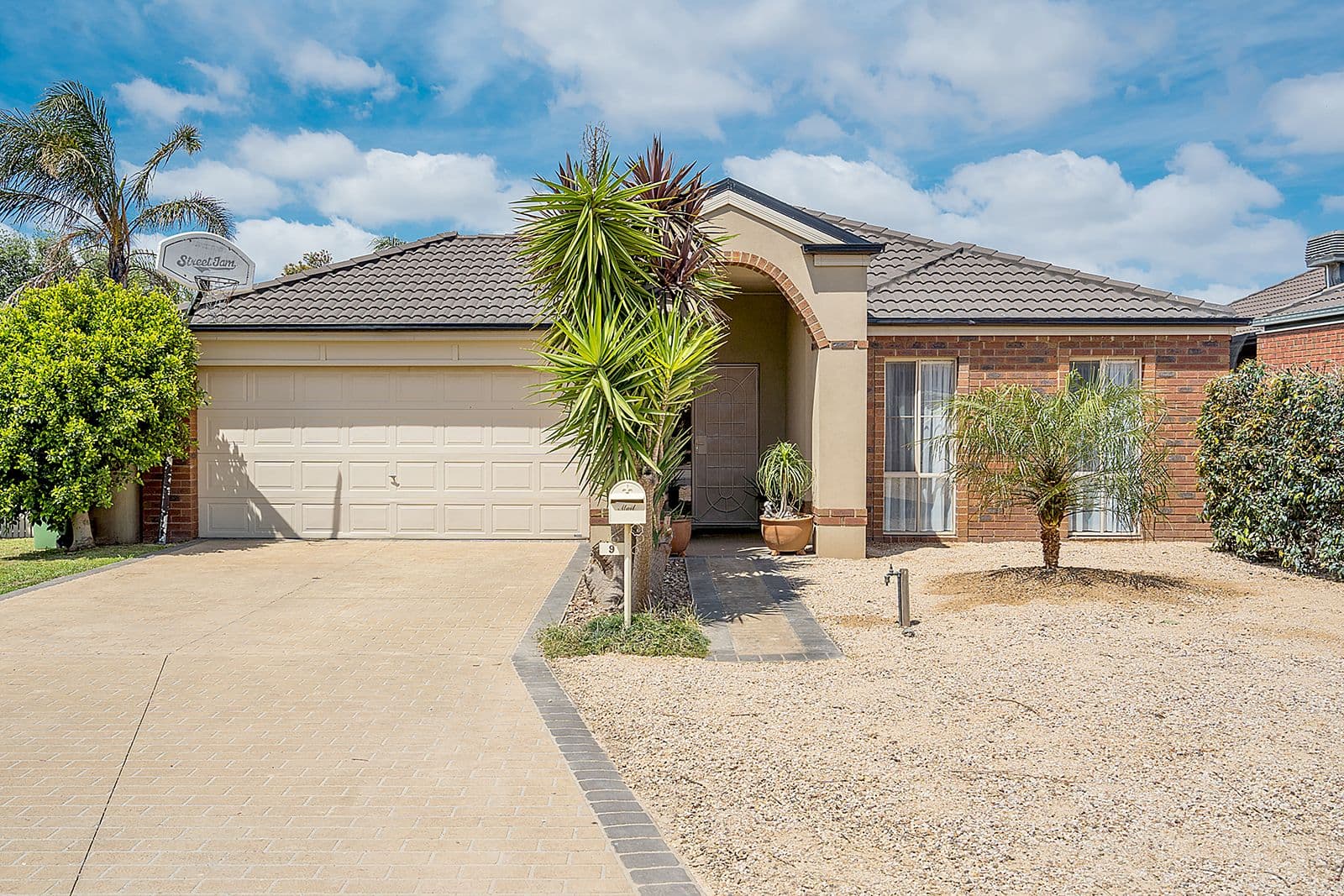 9 Tusmore Rise, Craigieburn VIC 3064, Craigieburn - Thumbnail 3