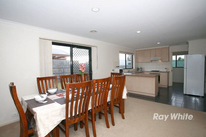 4 Hope Court, CRANBOURNE VIC 3977, Cranbourne West - Thumbnail 3