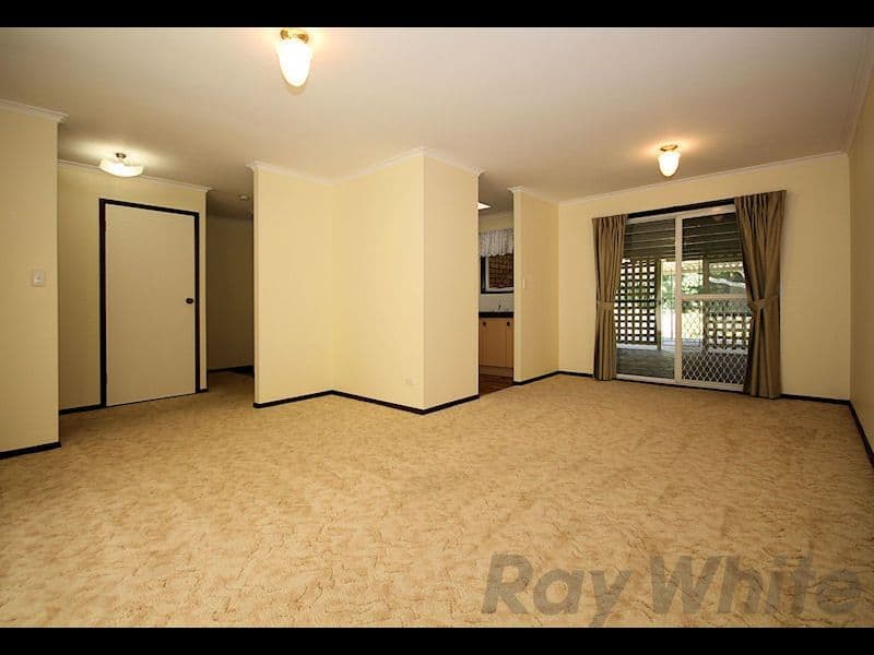 32 Burgoyne Street, BUNDAMBA QLD 4304, Bundamba - Thumbnail 3