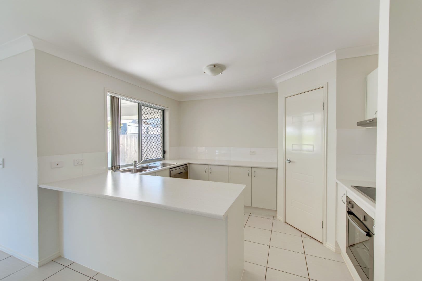 8 Lauren Circuit, Brighton QLD 4017, Brighton - Thumbnail 2