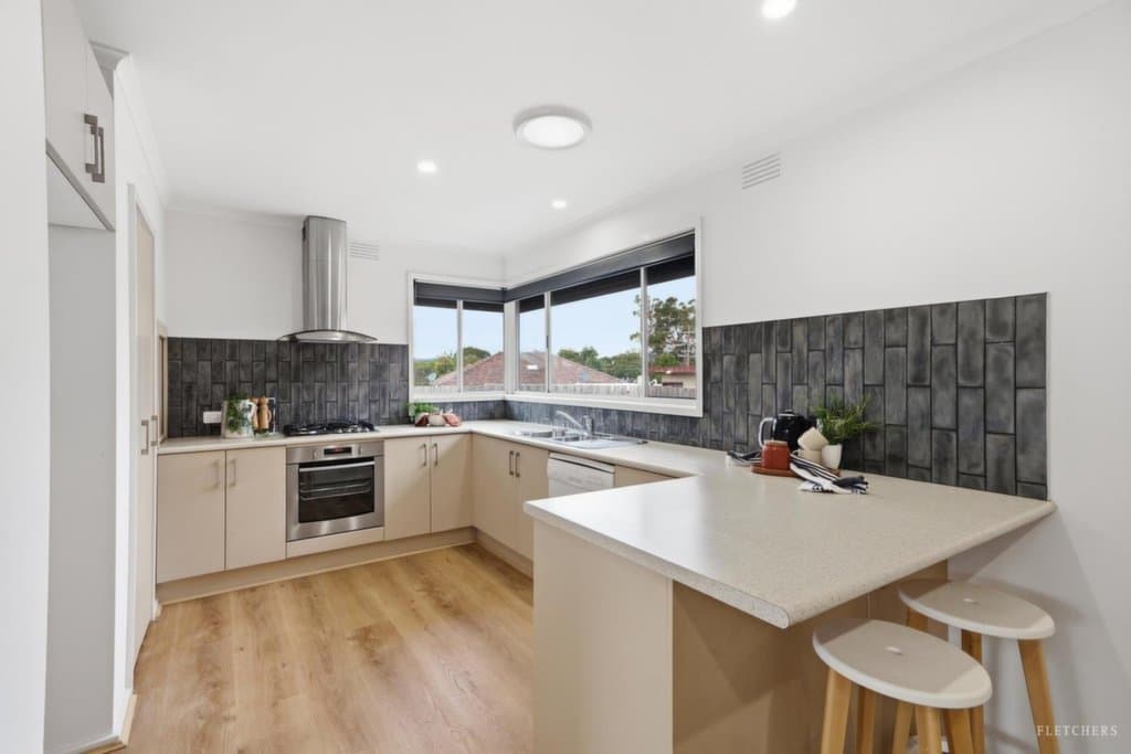 2 Sevenoaks Avenue, Croydon - Thumbnail 5