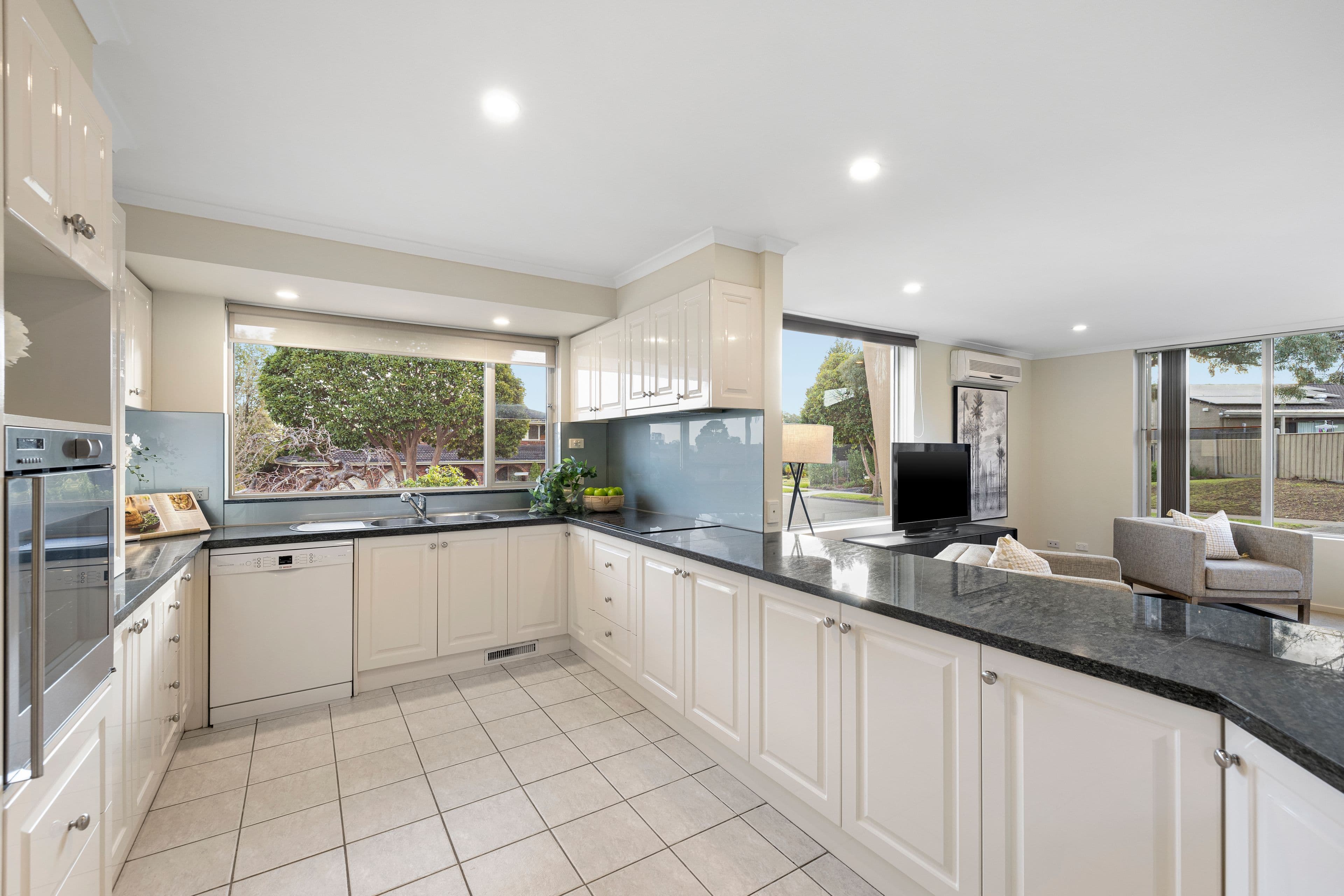 22 Piccadilly Avenue, Wantirna South VIC 3152, Wantirna South - Thumbnail 5