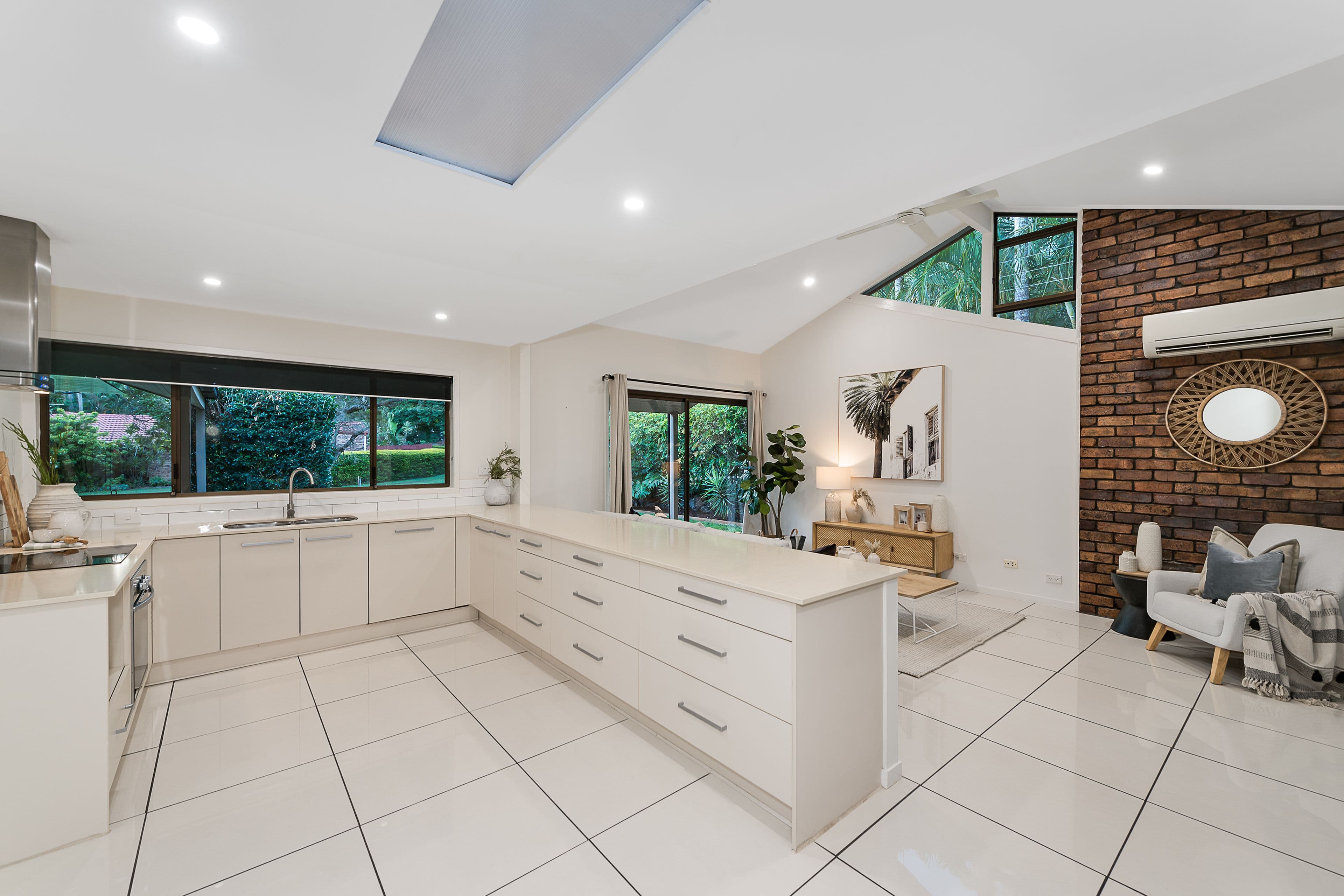2 Valleybrook Street, Kenmore Hills QLD 4069, Kenmore Hills - Thumbnail 3
