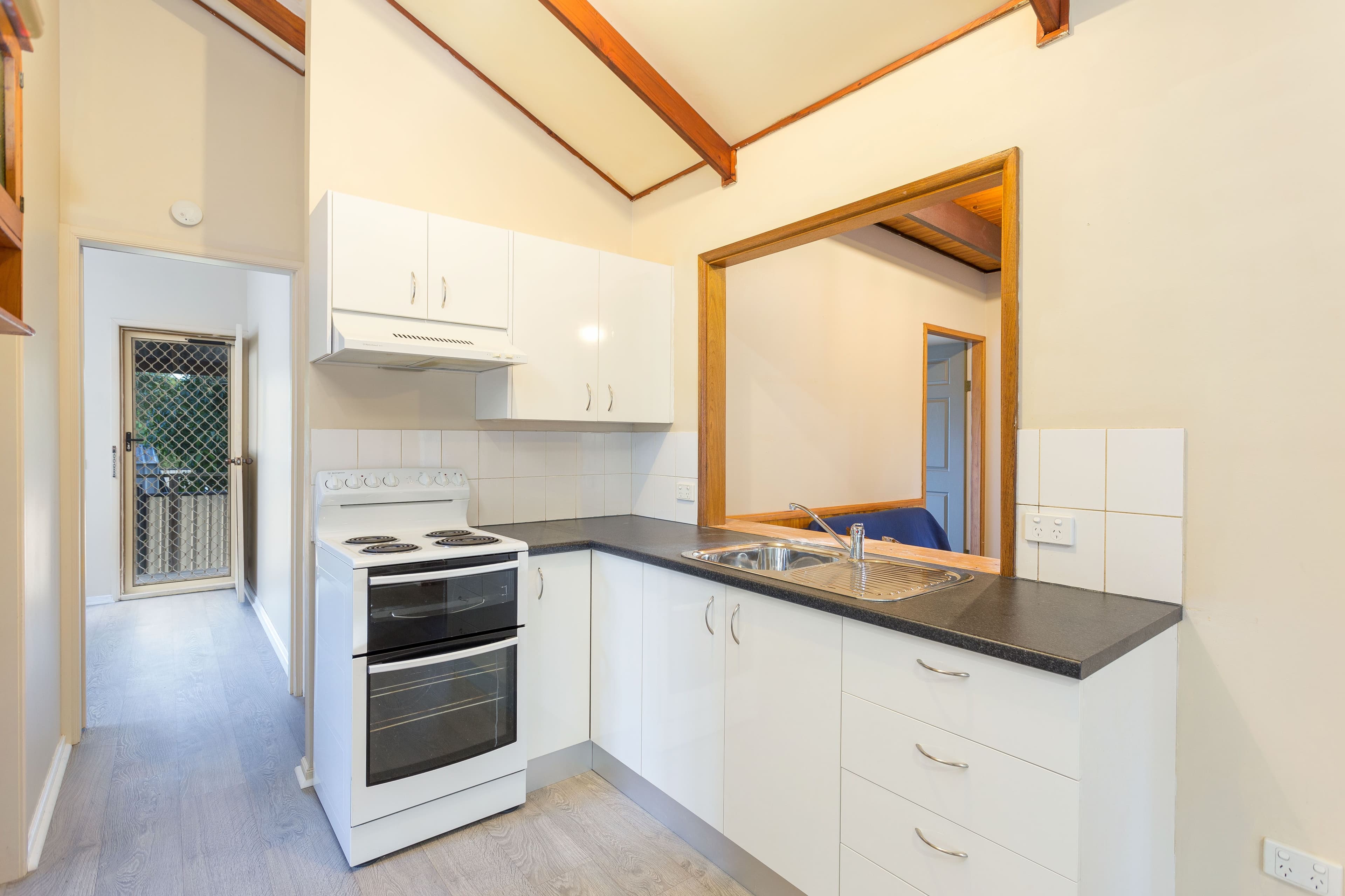 10 Parkside Drive, Hopetoun Park - Thumbnail 4