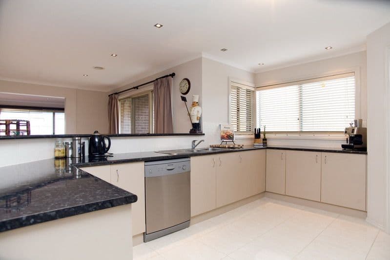 4 Sian Court, SOUTH MORANG VIC 3752, South Morang - Thumbnail 8