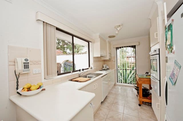 11 Cheryl Grove, VIEWBANK VIC 3084, Viewbank - Thumbnail 4