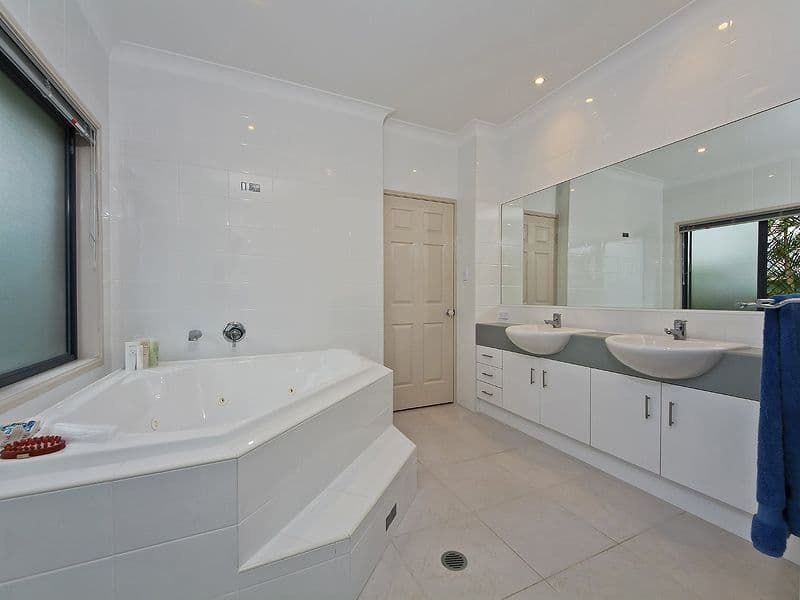 12 Koel Drive, GILSTON QLD 4211, Gilston - Thumbnail 4