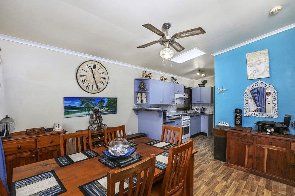 4 Kerry Crescent, Berkeley Vale NSW 2261, Berkeley Vale - Thumbnail 2