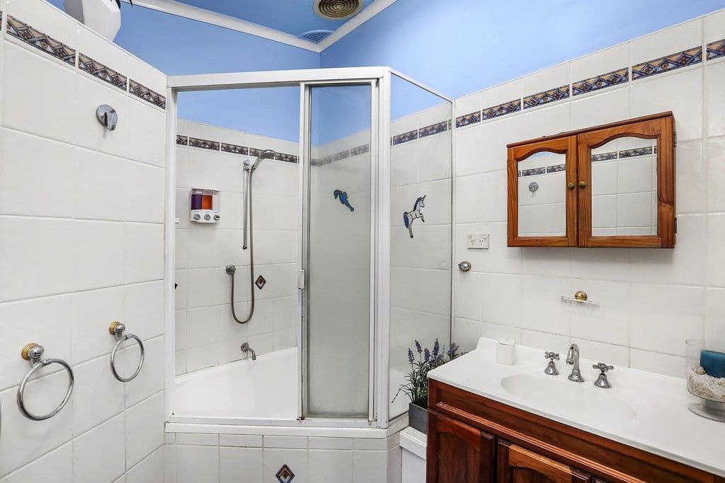 4 Kerry Crescent, Berkeley Vale NSW 2261, Berkeley Vale - Thumbnail 7