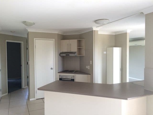 24 Luff Street, Roma QLD 4455, Roma - Thumbnail 4