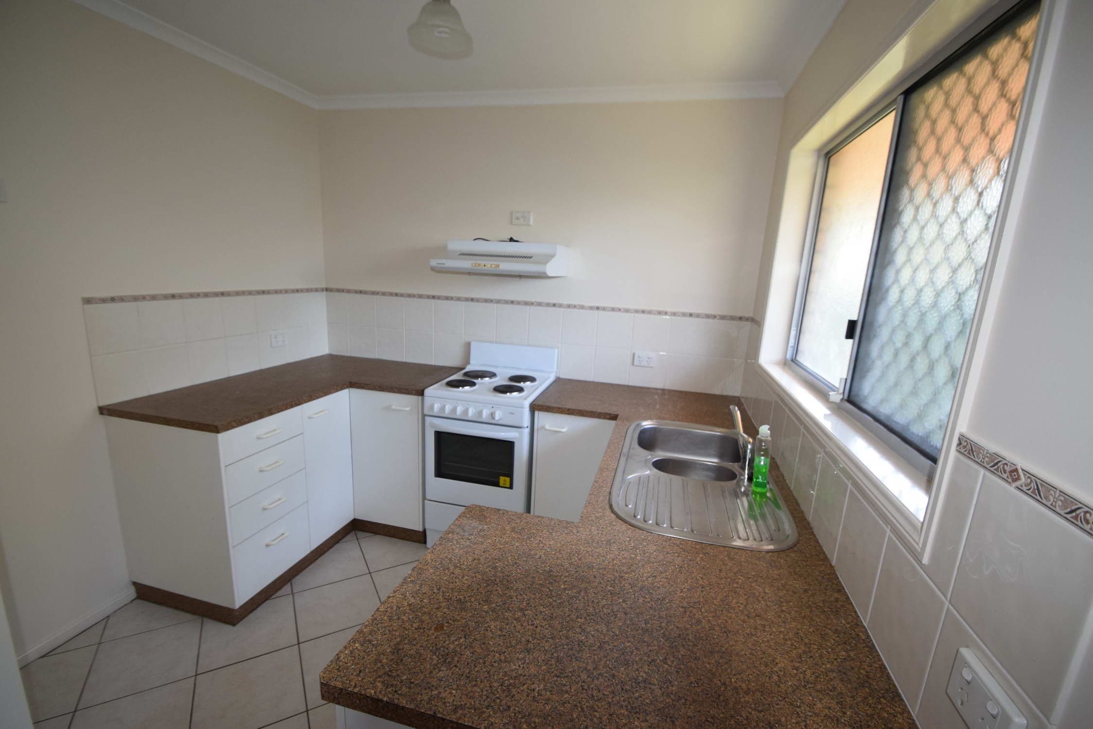 35 Adelaide Street, Esk QLD 4312, Esk - Thumbnail 3