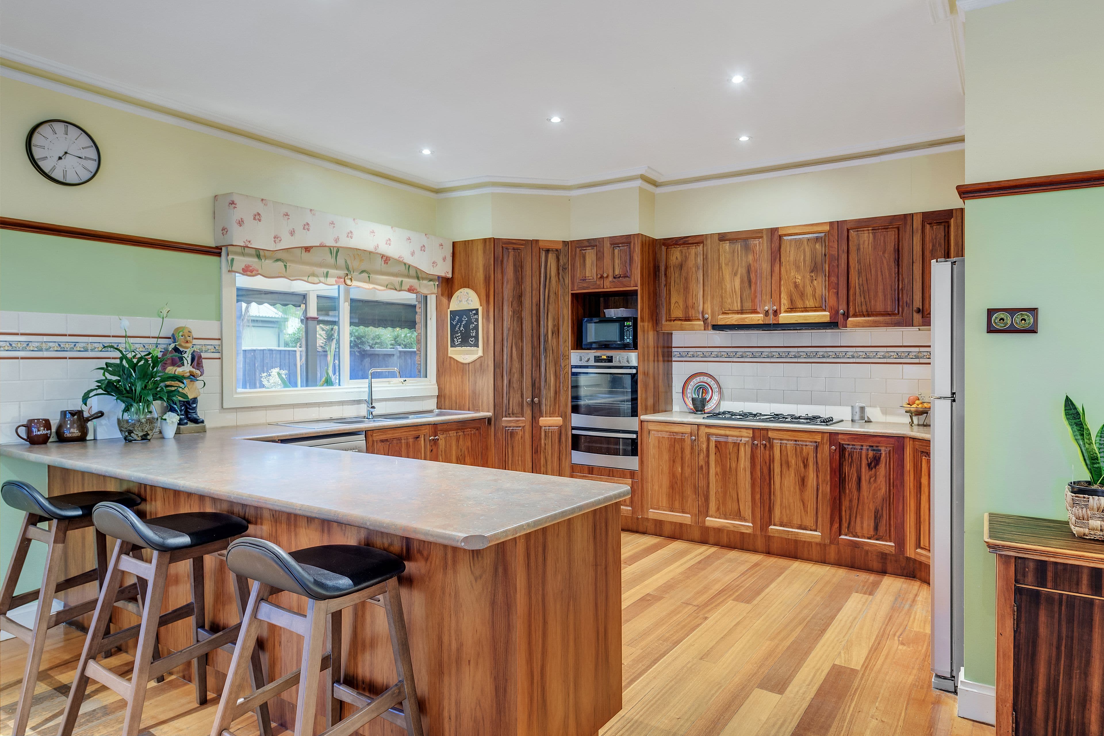 4 Conron Grove, Doreen VIC 3754, Doreen - Thumbnail 2