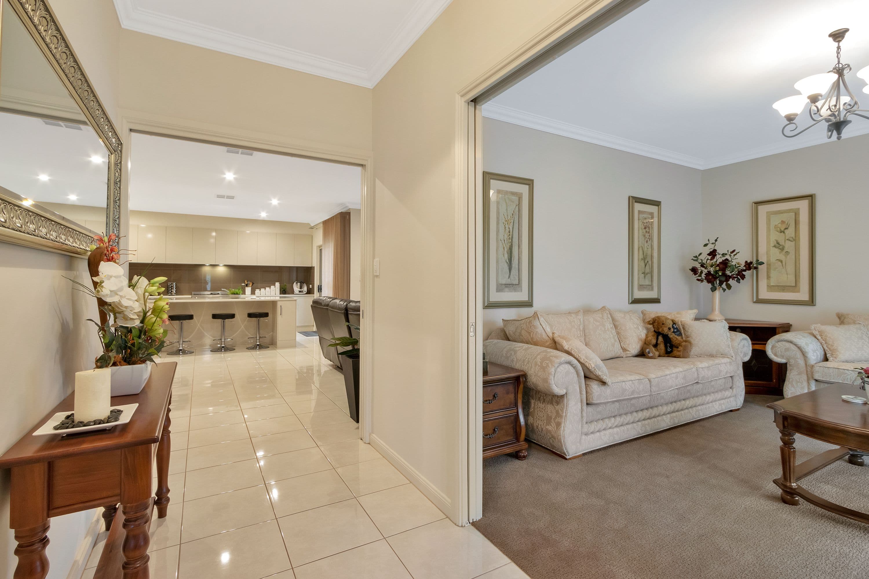 27  Moonstone Drive, Orange, Orange - Thumbnail 2