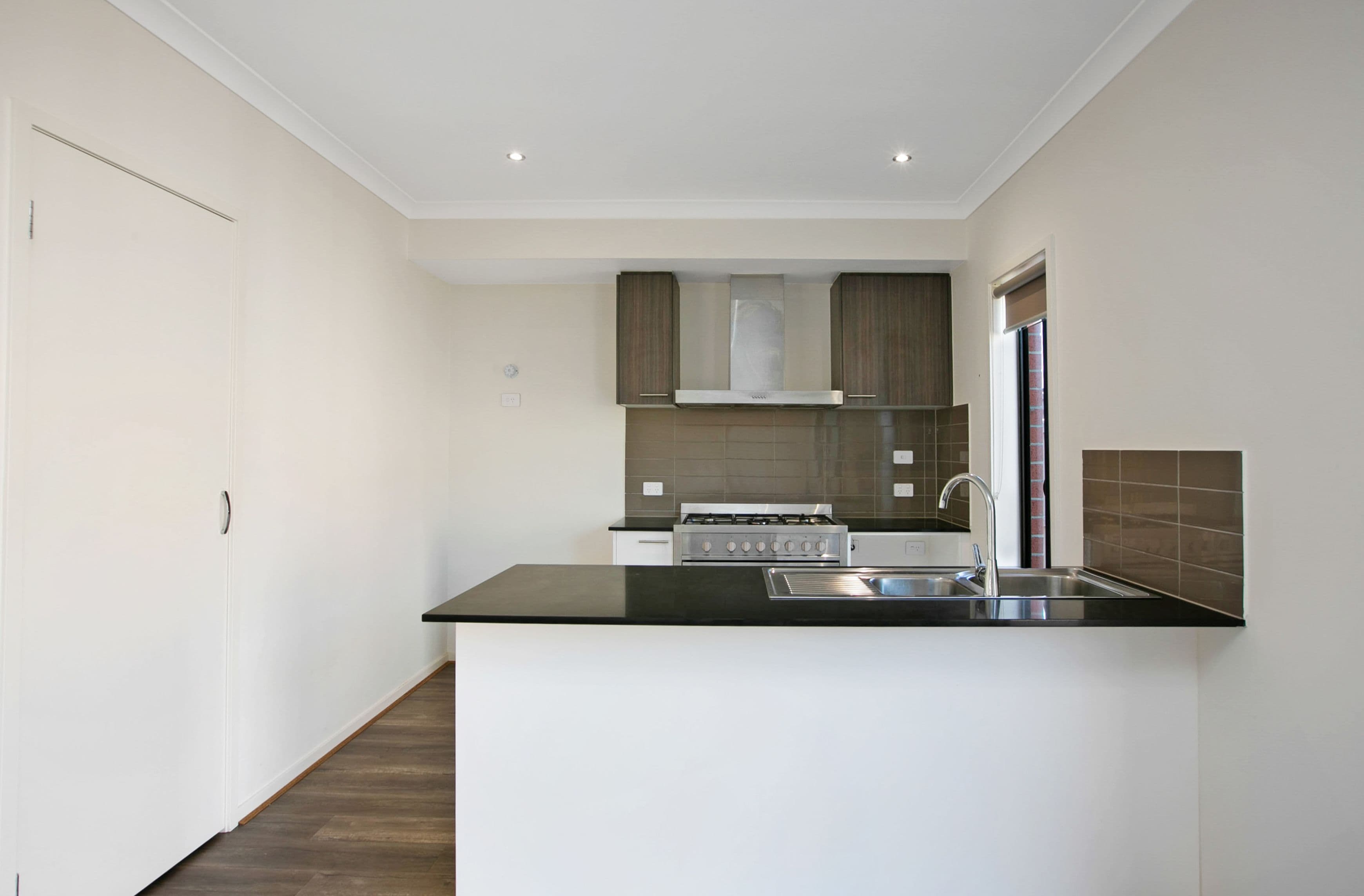 34 Sallybank Crescent, Wollert VIC 3750, Wollert - Thumbnail 3