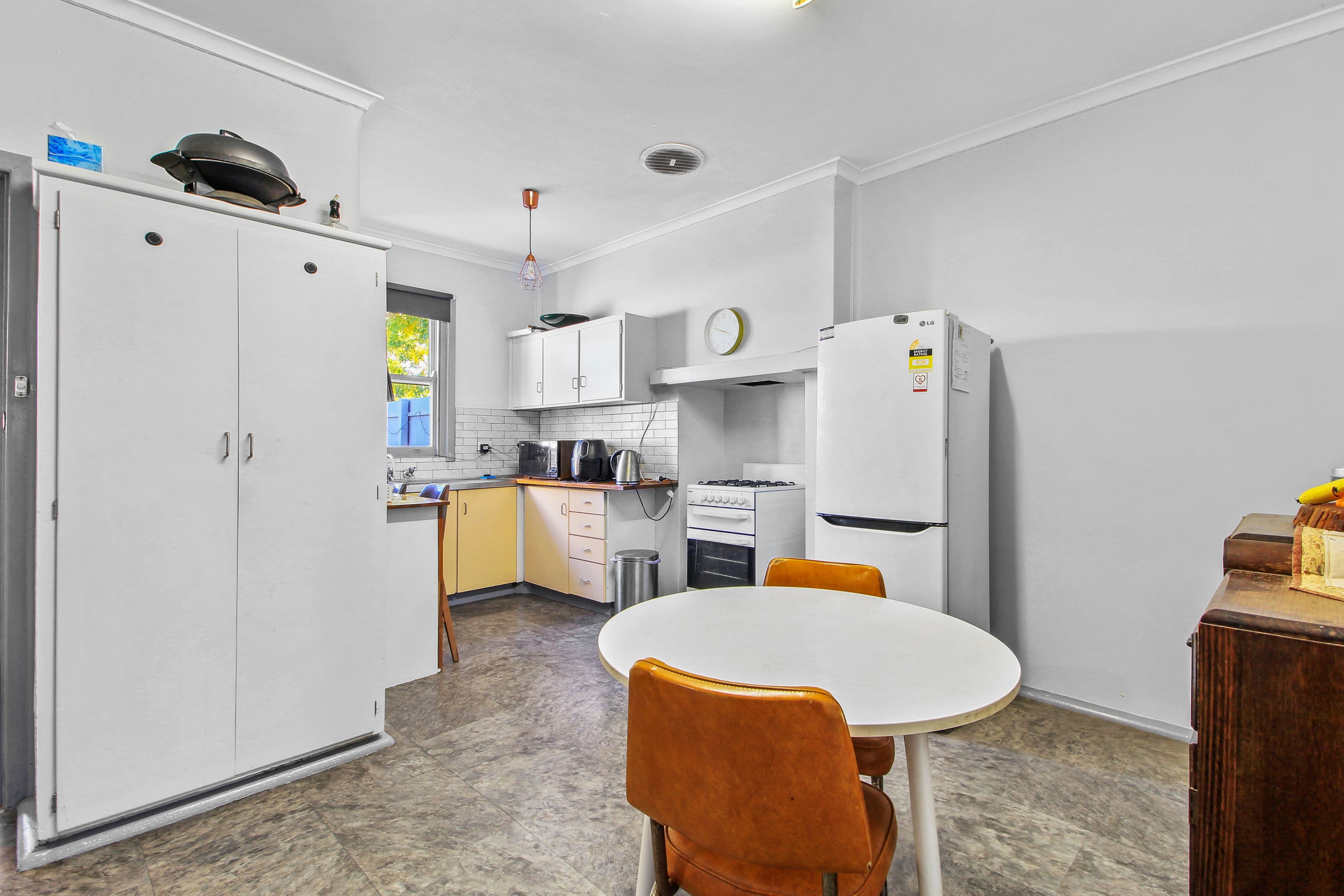 31 Twentieth Street, Renmark SA 5341, Renmark - Thumbnail 3