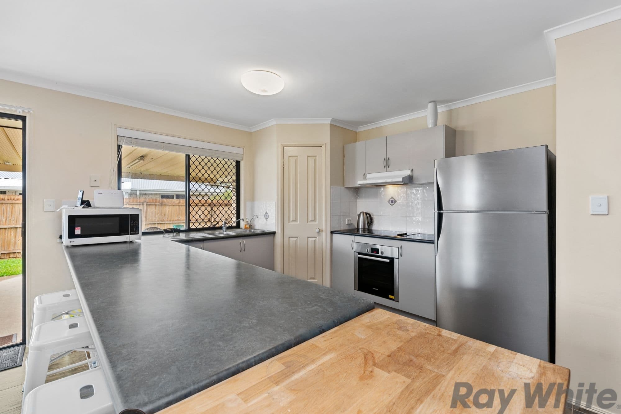 2 Cairns Crescent, Deception Bay QLD 4508, Deception Bay - Thumbnail 3