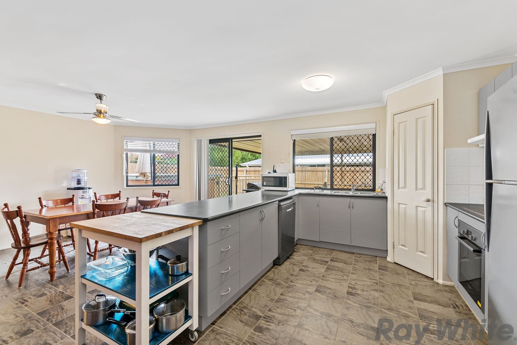 2 Cairns Crescent, Deception Bay QLD 4508, Deception Bay - Thumbnail 7