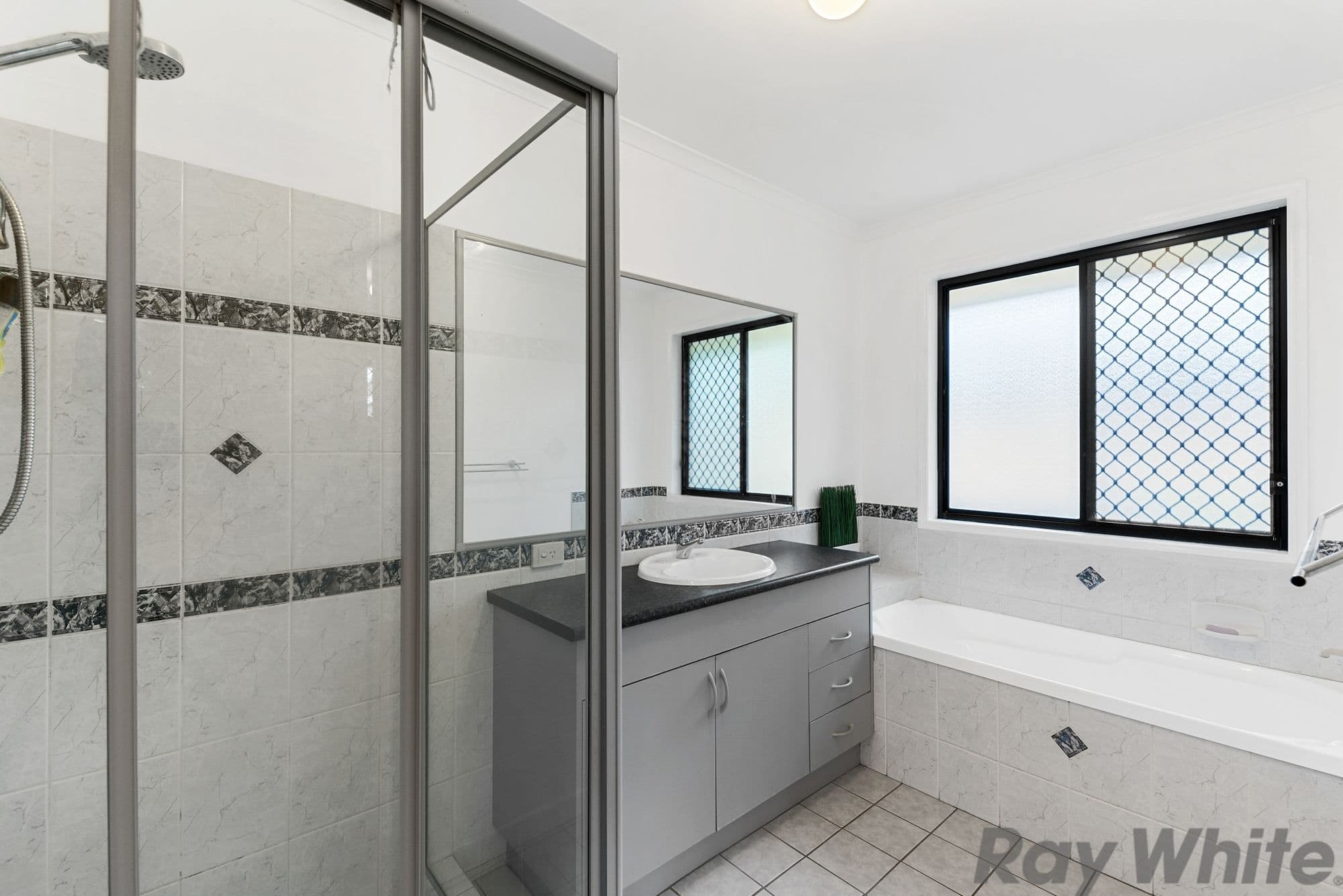 2 Cairns Crescent, Deception Bay QLD 4508, Deception Bay - Thumbnail 8