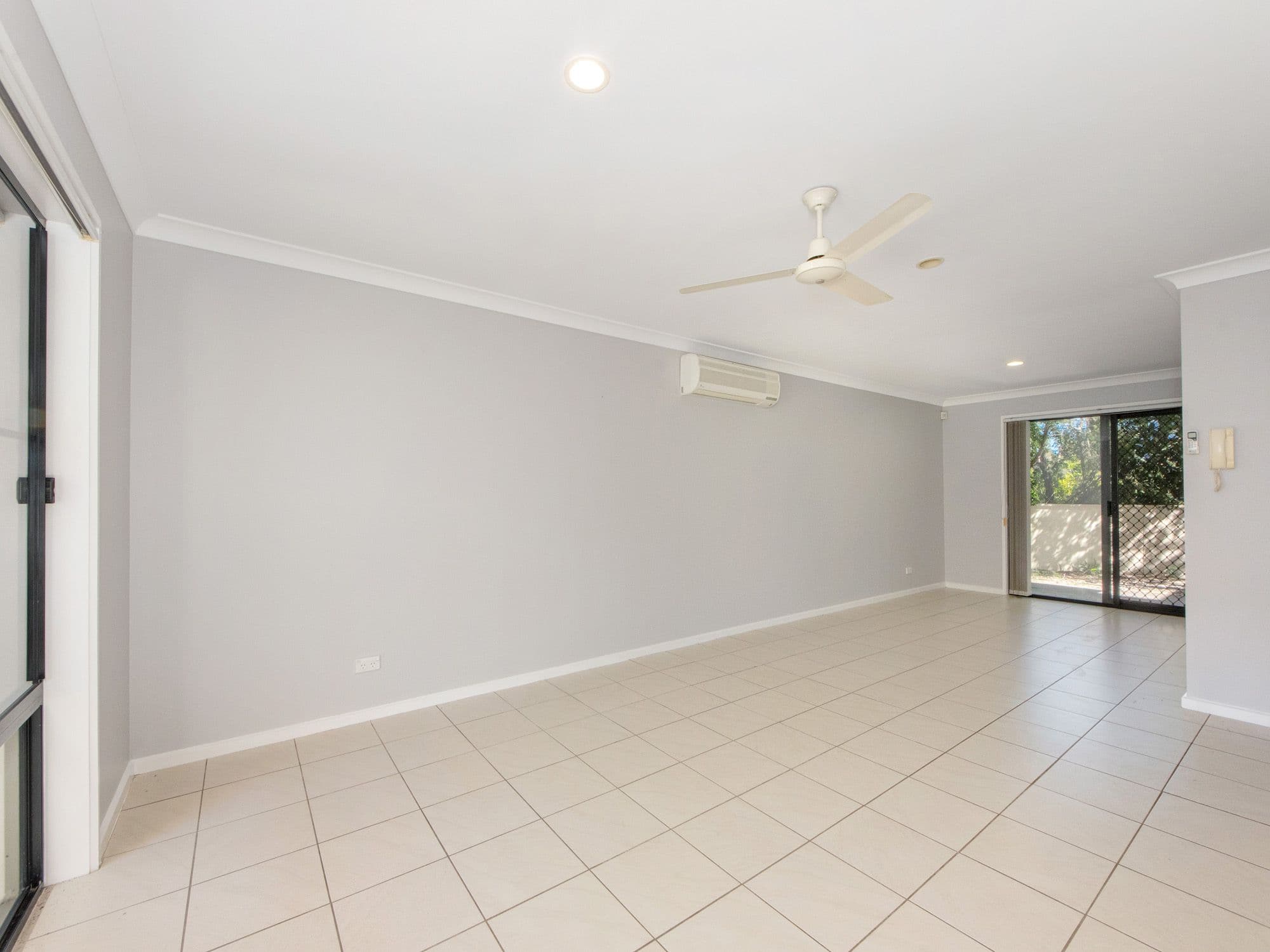 1-15 Gentian Drive, Arundel QLD 4214, Arundel - Thumbnail 3