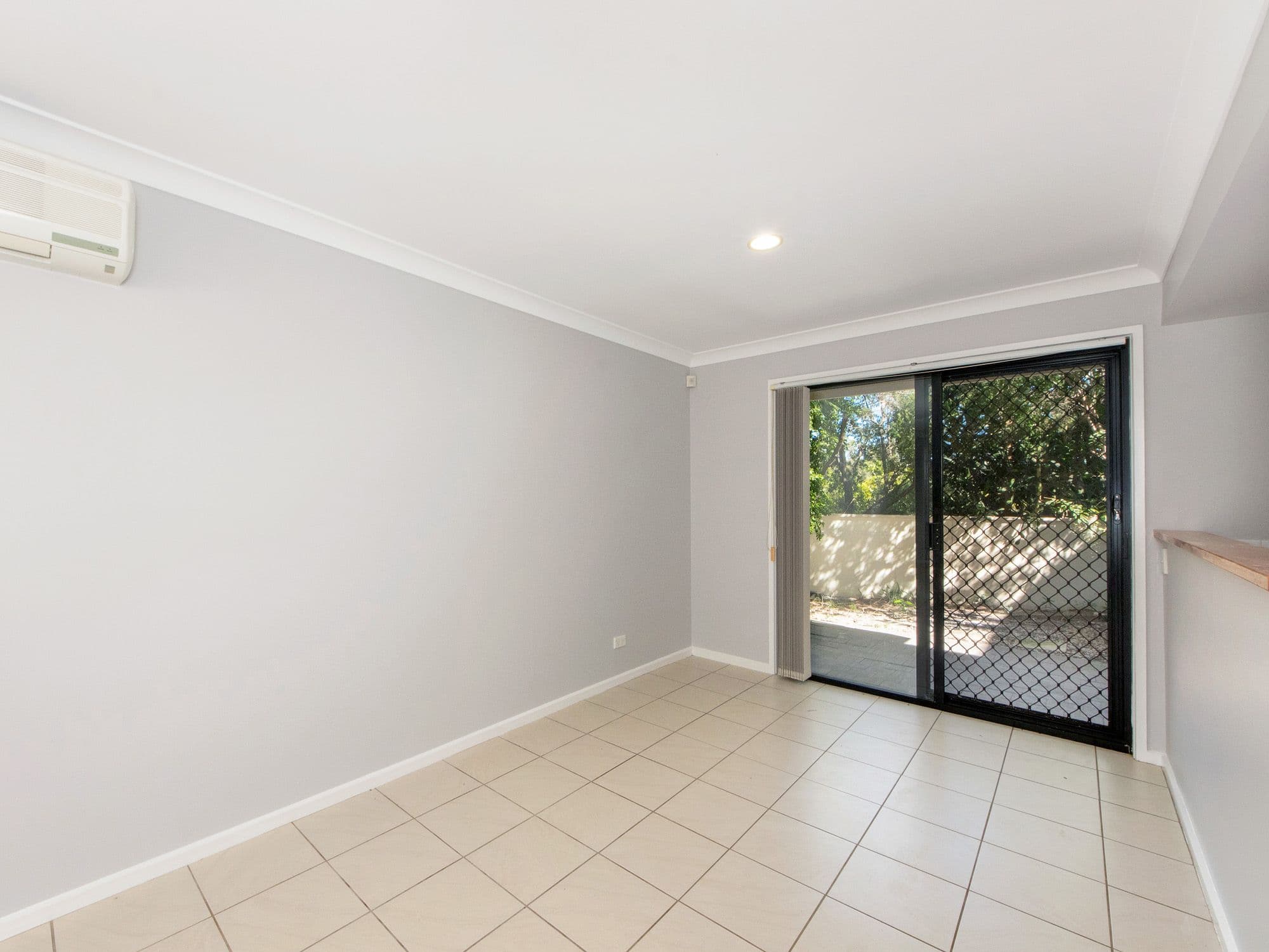 1-15 Gentian Drive, Arundel QLD 4214, Arundel - Thumbnail 4