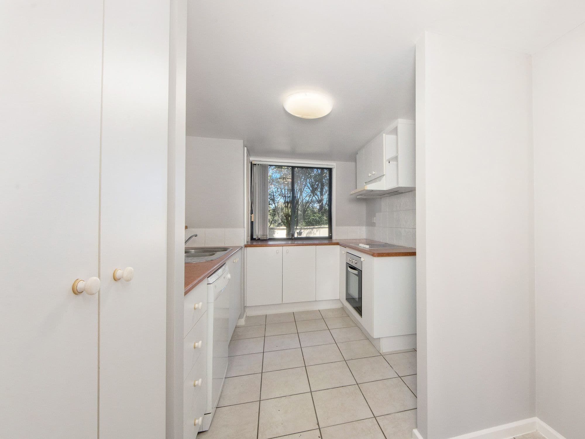 1-15 Gentian Drive, Arundel QLD 4214, Arundel - Thumbnail 5