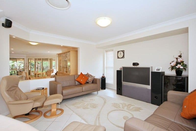 25 Ellis Drive, MUDGEERABA QLD 4213, Mudgeeraba - Thumbnail 2