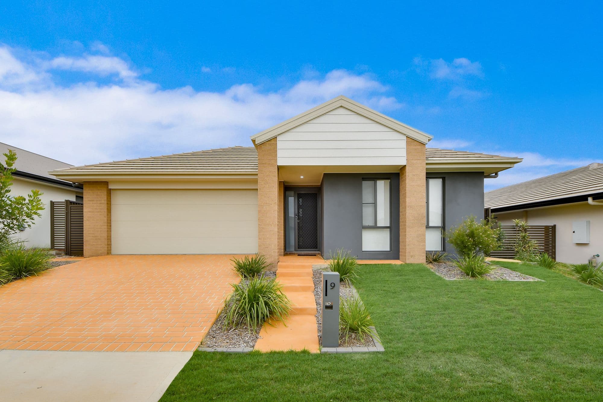 9 Taranga Street, Gledswood Hills - Image 1