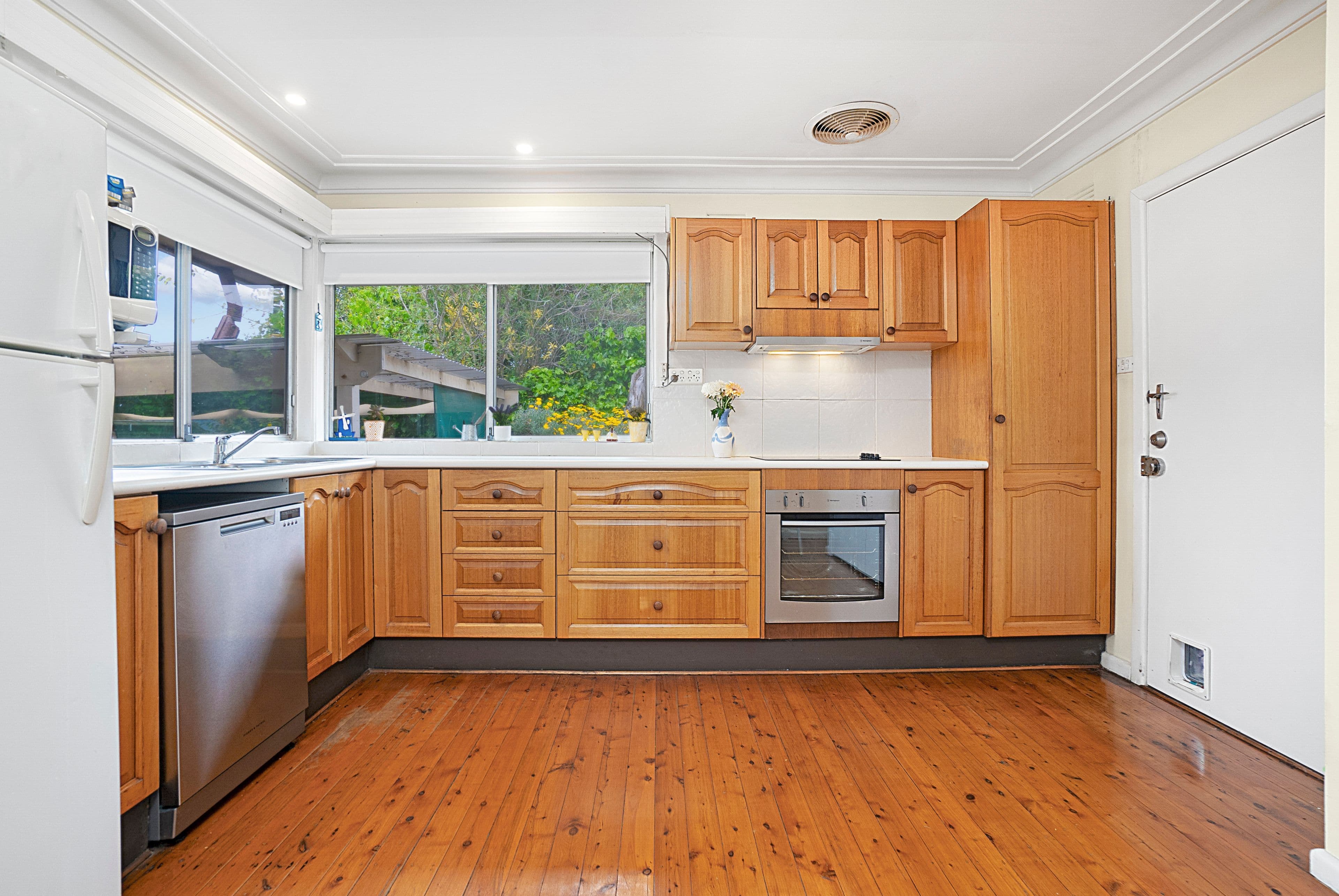 6 Warwick Parade, Castle Hill NSW 2154, Castle Hill - Thumbnail 2