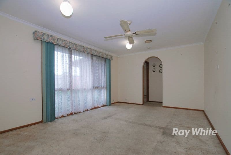 35 Latrobe Street, CRANBOURNE VIC 3977, Cranbourne - Thumbnail 2