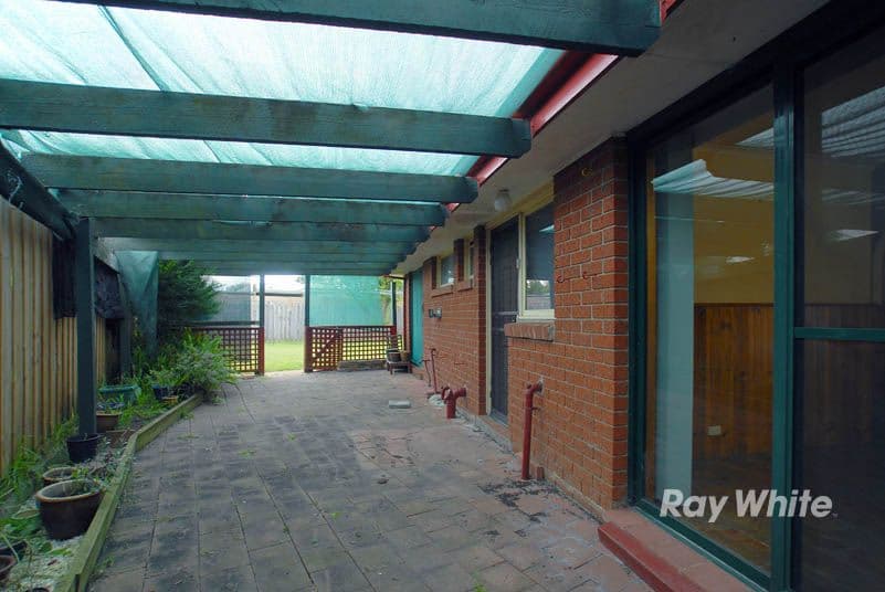 35 Latrobe Street, CRANBOURNE VIC 3977, Cranbourne - Thumbnail 3