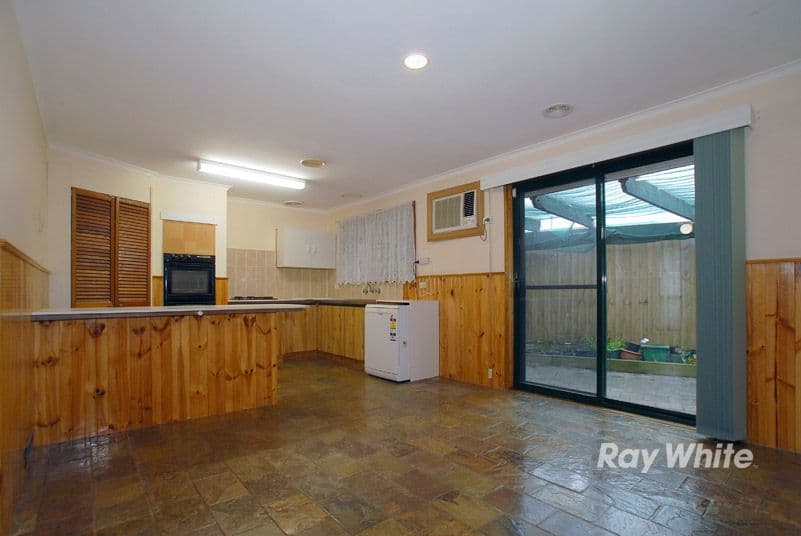 35 Latrobe Street, CRANBOURNE VIC 3977, Cranbourne - Thumbnail 4